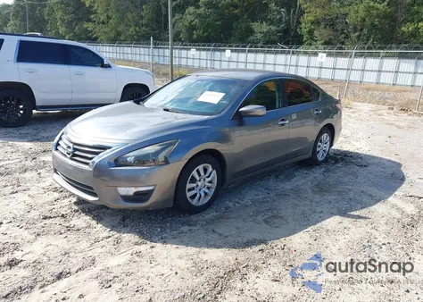 2015 Nissan Altima 2.5/2.5 S/2.5 Sl/2.5 Sv z USA, uszkodzony, nr VIN 1N4AL3AP3FC286562
